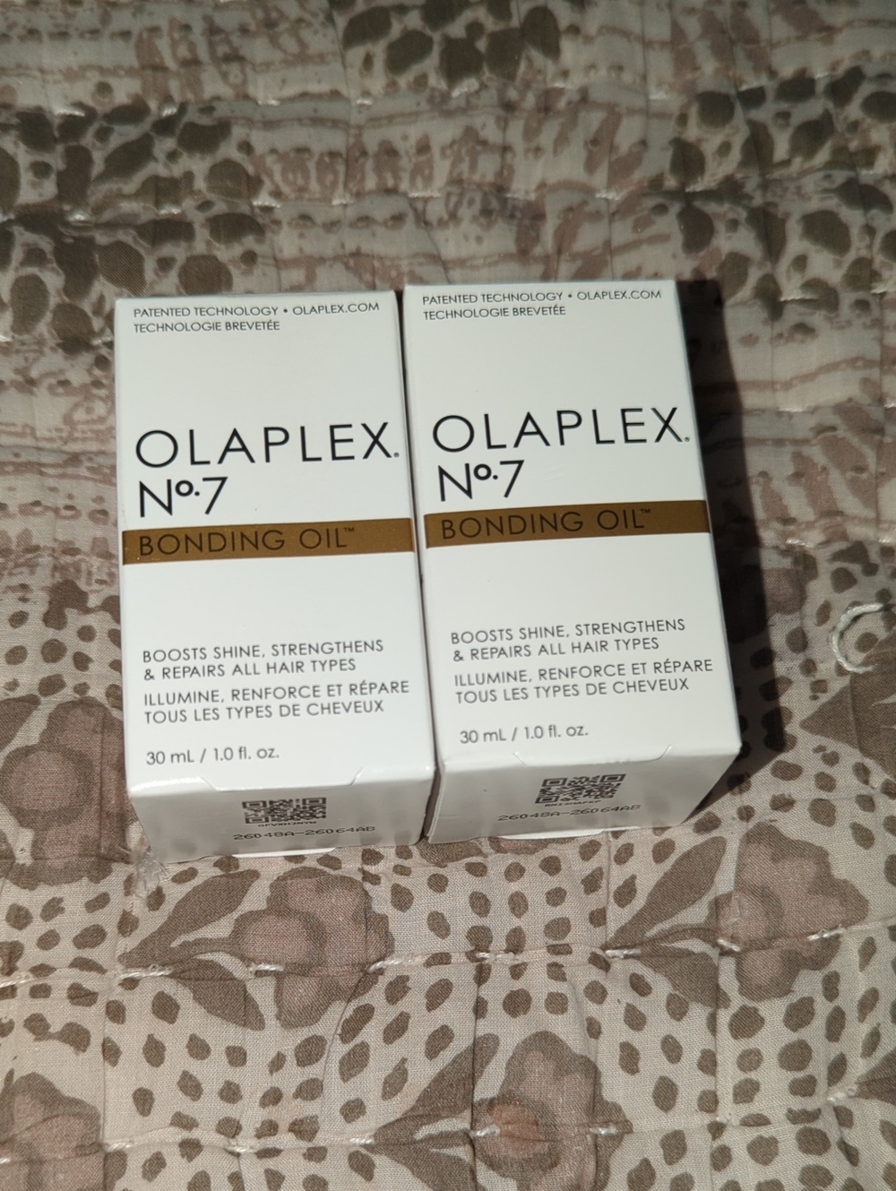 Bundle -OLAPLEX No.7 Bonding Oil - White and Gold Boxes (Pair)
